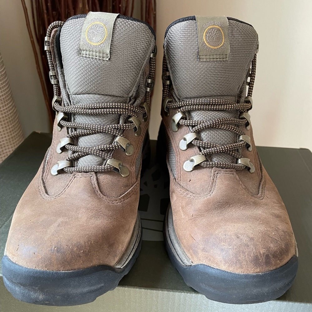 Timberland boots, color:brown,size:6
